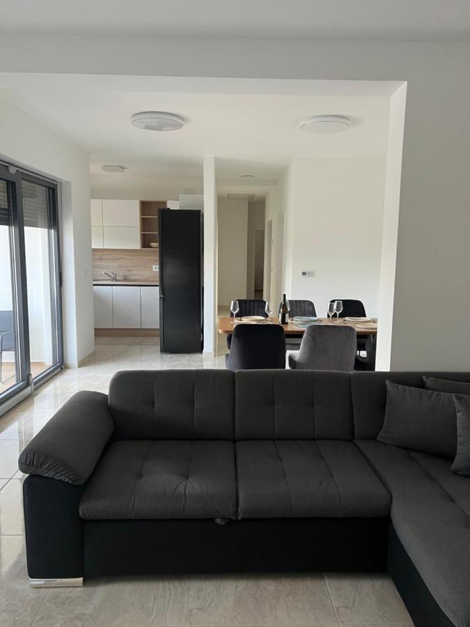 Modern Home Ula Brtonigla Exteriér fotografie