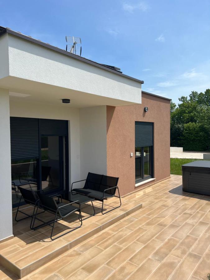 Modern Home Ula Brtonigla Exteriér fotografie